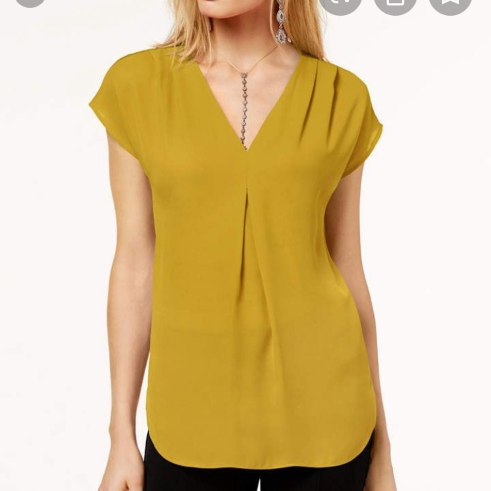 🆕 INC NWT pleated v neck